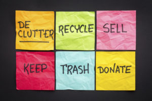 A series of post-its telling you to declutter your home and more.